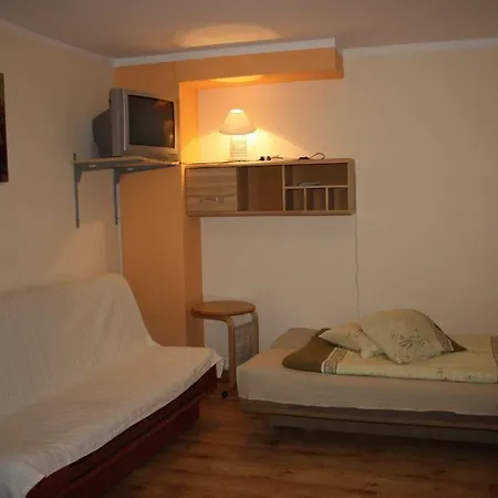 Laura Quarto em Acomodações Particulares *