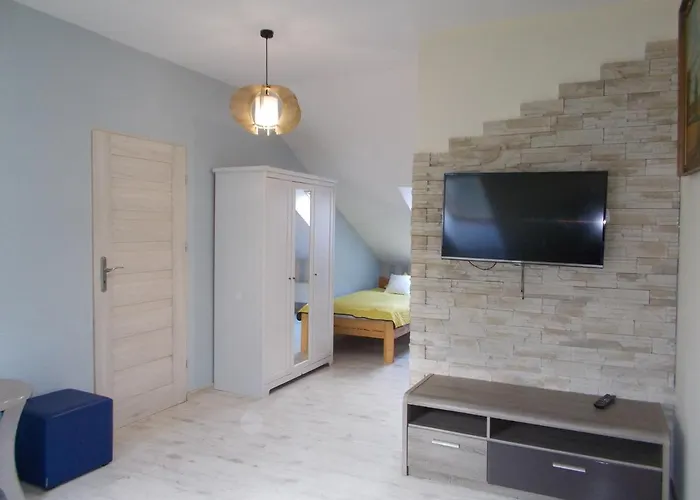 民宿 罗拉酒店 *