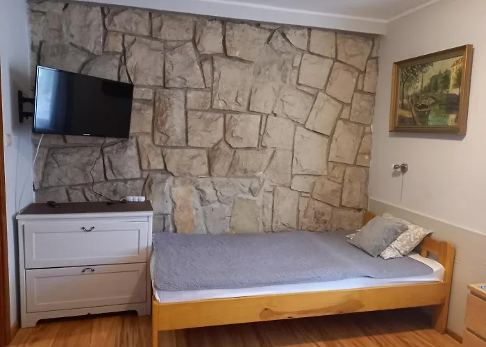 罗拉酒店 * 波兰尼卡-兹德鲁伊